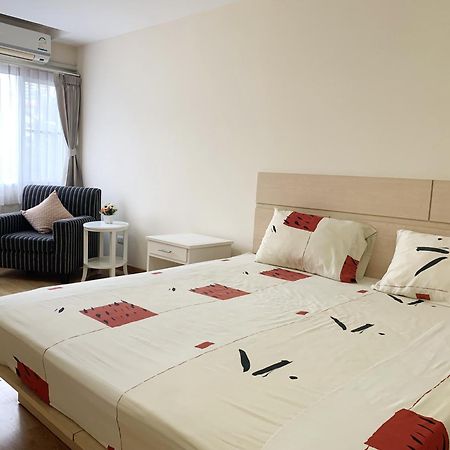 Charming Resident At Ekkamai From Studio Unit Up To 2 Bedroom Apartment Bangkok Bagian luar foto