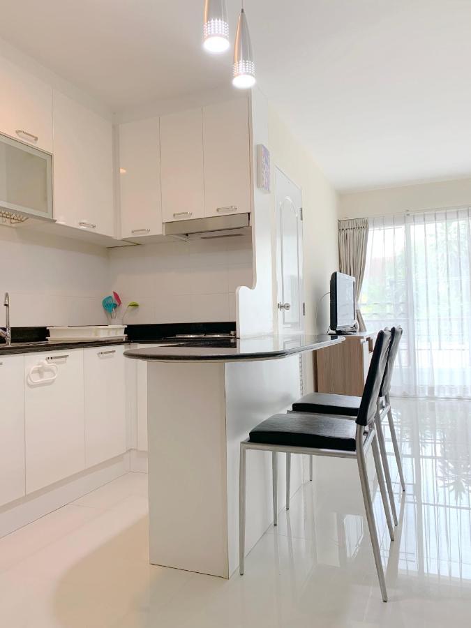 Charming Resident At Ekkamai From Studio Unit Up To 2 Bedroom Apartment Bangkok Bagian luar foto