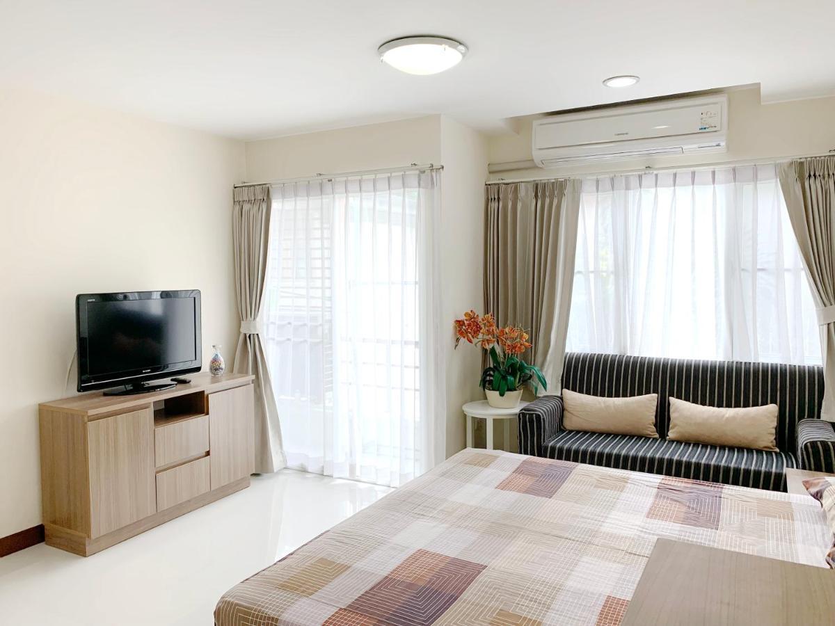 Charming Resident At Ekkamai From Studio Unit Up To 2 Bedroom Apartment Bangkok Bagian luar foto
