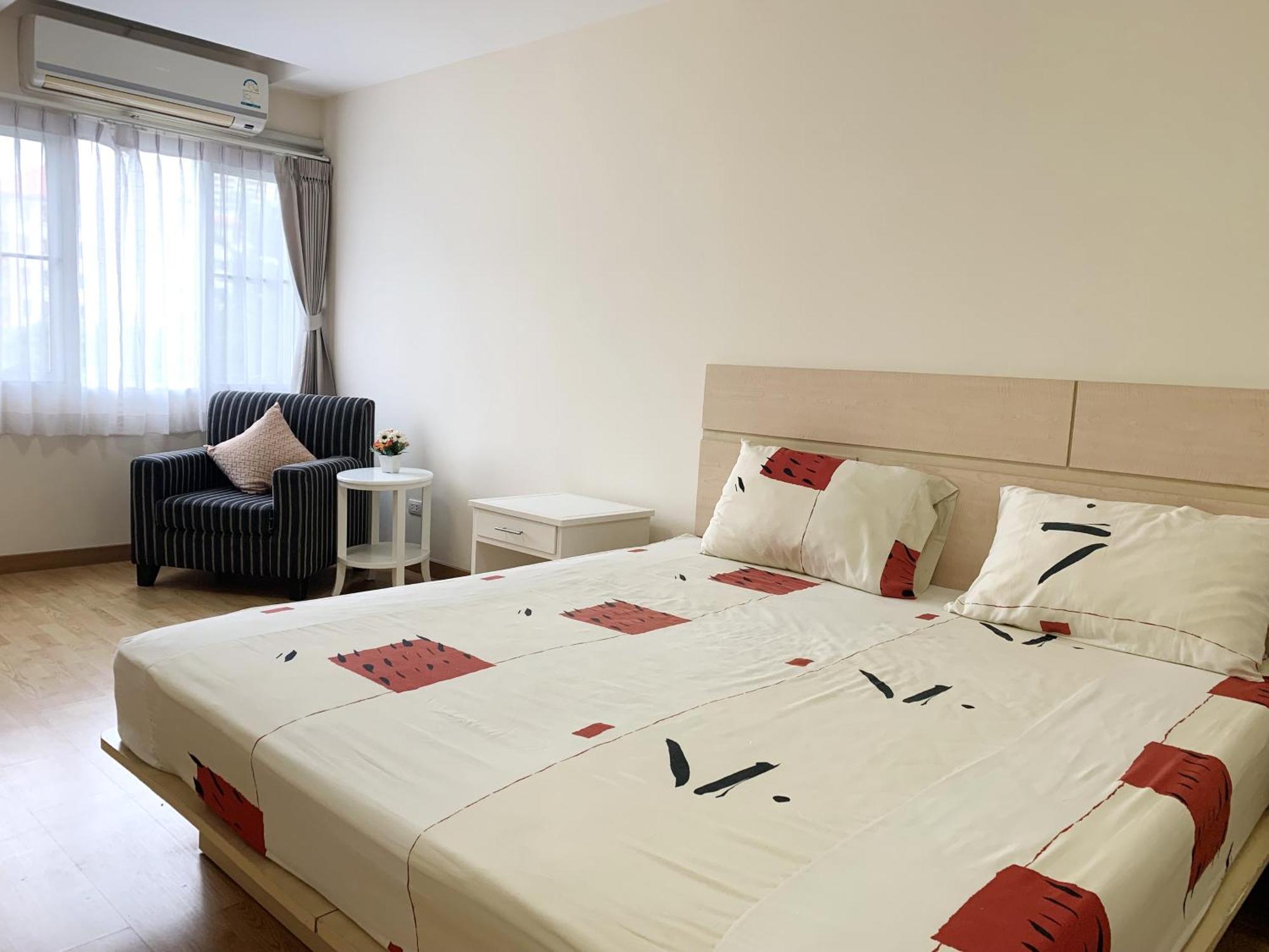 Charming Resident At Ekkamai From Studio Unit Up To 2 Bedroom Apartment Bangkok Bagian luar foto